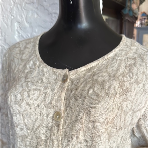 Elegant Cream Button-Up Women's Top - Picture 2 of 16